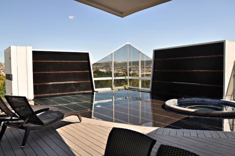 Hotel Real Alameda, Outdoor spa tub