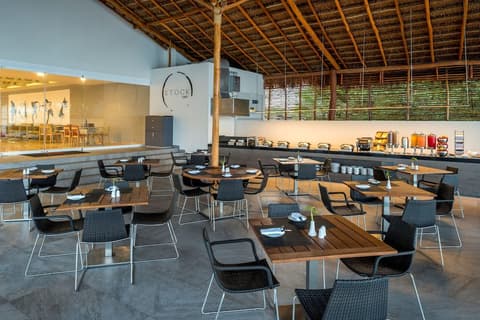 Real Inn Cancún, Restaurant