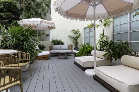 Hilton Garden Inn Miami South Beach, Terrace/patio