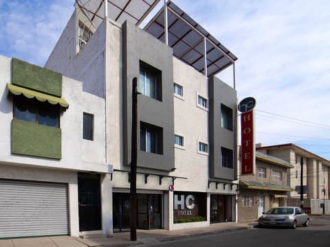 Hotel Cano, Front of property