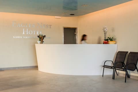 Eagles Nest Hotel, Reception