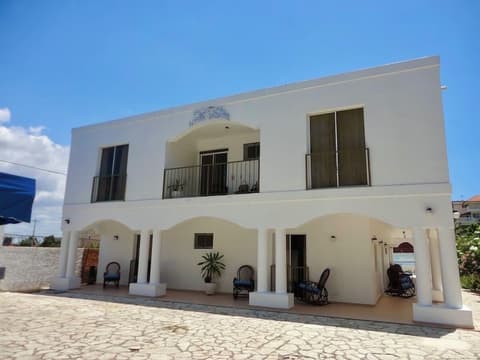 Hotel Angel Gabriel, Front of property