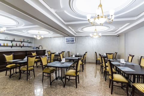 Royal Park Hotel Almaty, Restaurant