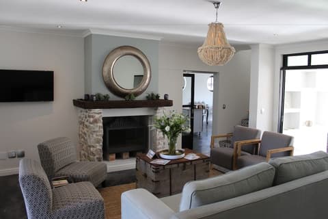 Whale Rock Luxury Lodge, Lobby sitting area