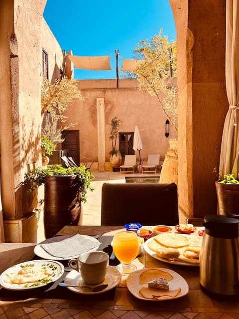 Caravan Serai, Restaurant