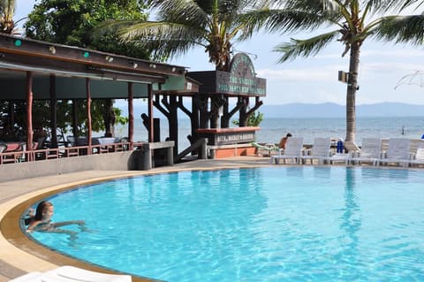 Coral Bungalows, Outdoor pool