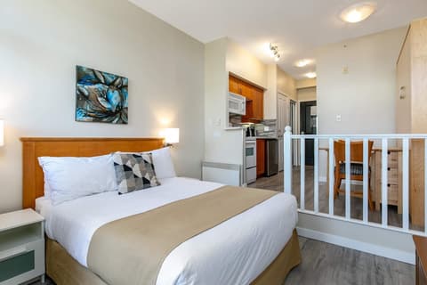 Alpenglow Lodge by MountainView, Room