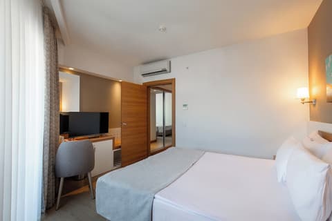 Grand Park Lara, Room