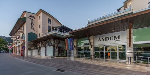 Hotel Asdem Park, Front of property