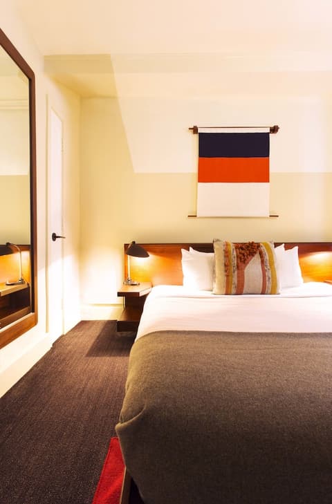 Freehand Chicago, Room