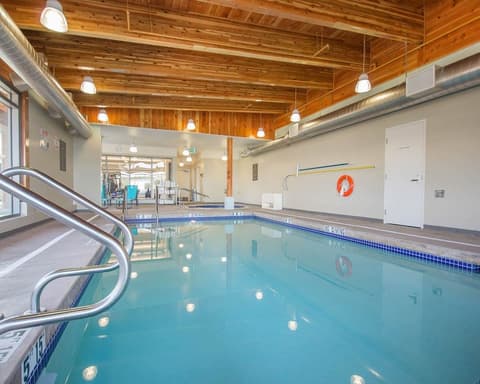 Comfort Inn & Suites, Pool