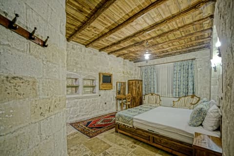 Elysée Cave House, Room