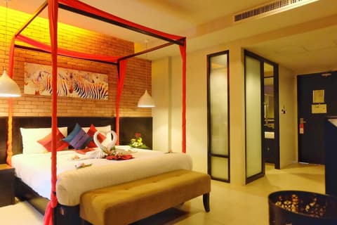The Tama Hotel, Room