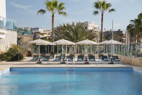 Portodrach Aparthotel & Suites, Pool