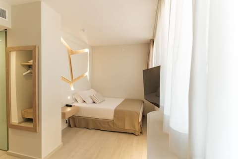 The Ibiza Twiins Hotel, Room