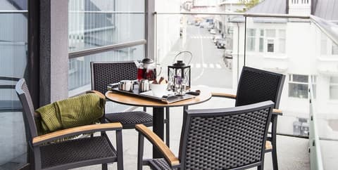 Black Pearl Luxury Apartments, Balcony