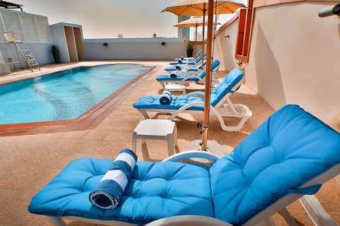Signature Hotel Al Barsha, Outdoor pool