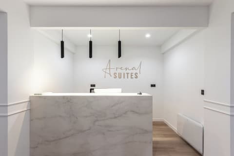 Arenal Suites Bilbao, Reception