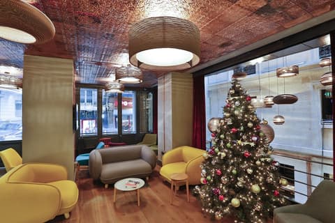 Hotel The Public, Lobby sitting area