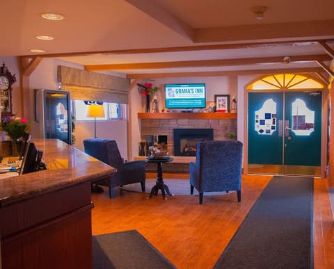 Grama's Inn, Lobby sitting area