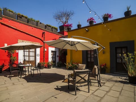 Collection O Al otro lado del rio, Puebla, Courtyard