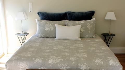 970 Lonely Bay Lodge, Room