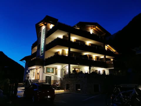 Hotel Garni Schönblick, Front of property - evening/night