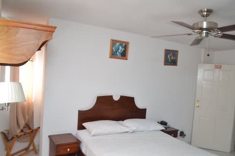 Seven Stars Hotel, Room