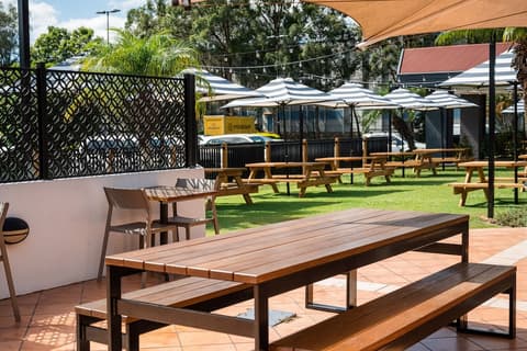 Salisbury Hotel, Outdoor dining