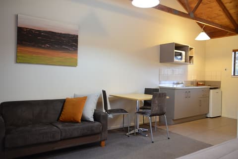 The Hobbit Motorlodge, Room