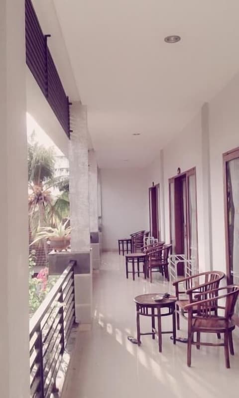 Swandewi Homestay, Terrace/patio