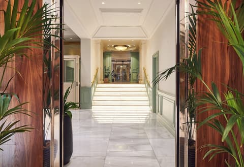 The Level at the Melia White House, Interior entrance