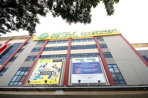 Go Hotels Otis - Manila, Front of property
