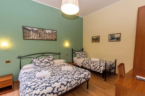 Palazzo Santori, Room