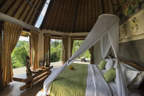 Adiwana Dara Ayu, Room