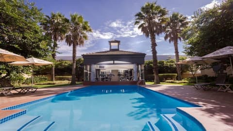 Holiday Inn Johannesburg Airport by IHG, Pool