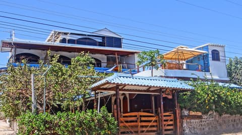 Casa Playa Mann, Property entrance