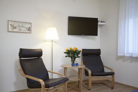 Northern Comfort Apartments, Living area