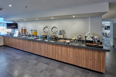 City Express by Marriott Ciudad Victoria, Breakfast meal