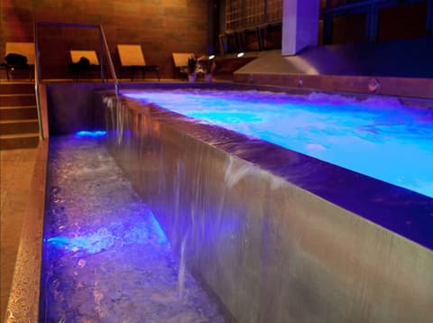 Bcnsporthostels, Indoor pool