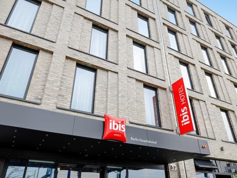 ibis Berlin Hauptbahnhof, Exterior