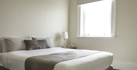 Waratah on York, Room