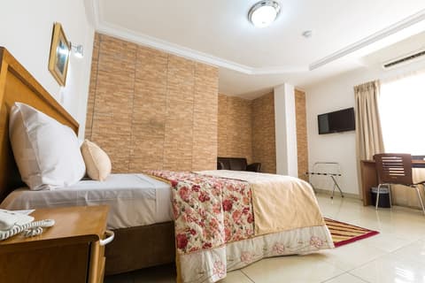 Airport View Hotel, Room