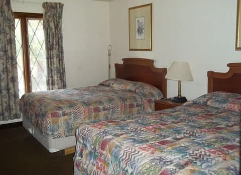 Budget Inn & Suites, Room