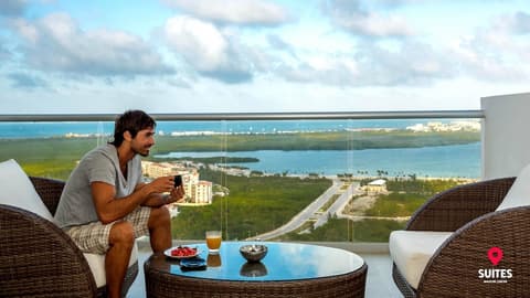 Suites Malecon Cancun, Balcony