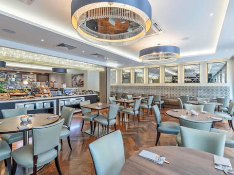 Mercure Edinburgh Haymarket, Breakfast area