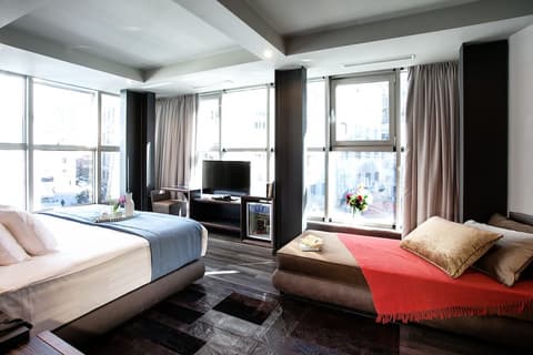 Diamond Suites, Room