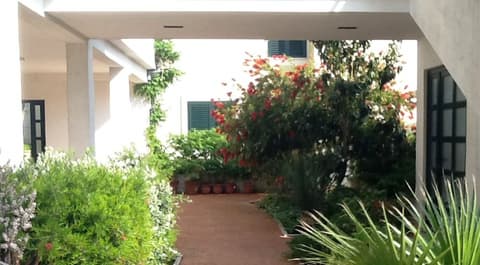 Villa Tamaris, Interior entrance