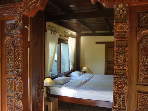 Atres Villa, Room
