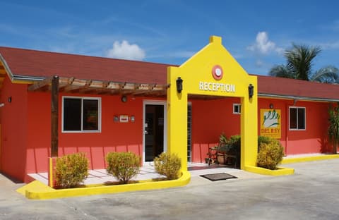 Del Rey Apartments, Check-in/check-out kiosk